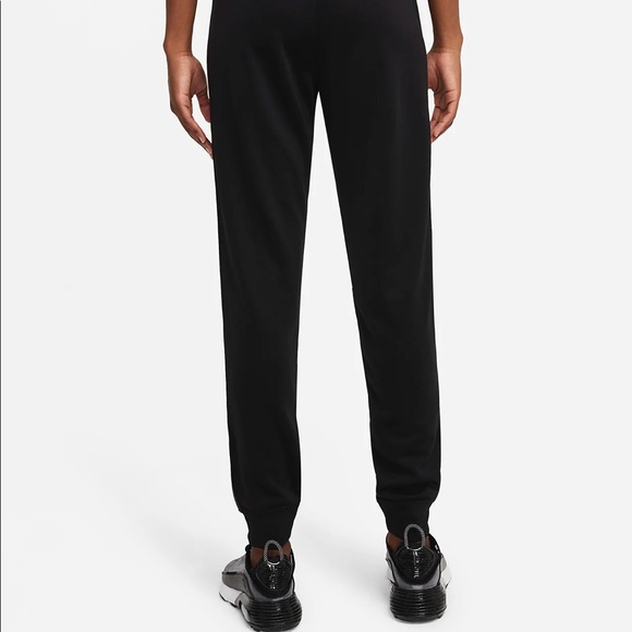 Nike joggers - Picture 2 of 6
